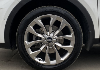 Подержанный автомобиль Kia Sorento 2021 года (9 фото)