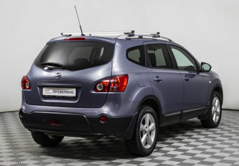 Подержанный автомобиль Nissan Qashqai+2 2009 года (5 фото)
