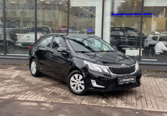 Подержанный автомобиль Kia Rio Sedan 2015 года (3 фото)