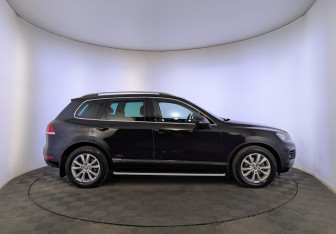 Подержанный автомобиль Volkswagen Touareg 2014 года (4 фото)