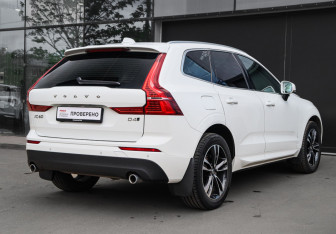Подержанный автомобиль Volvo XC60 2019 года (4 фото)