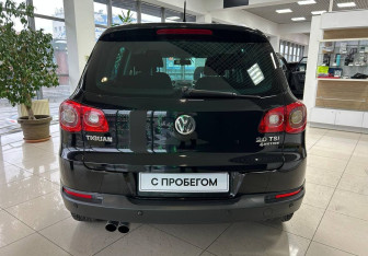 Подержанный автомобиль Volkswagen Tiguan 2010 года (6 фото)