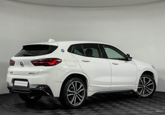 Подержанный автомобиль BMW X2 2020 года (2 фото)