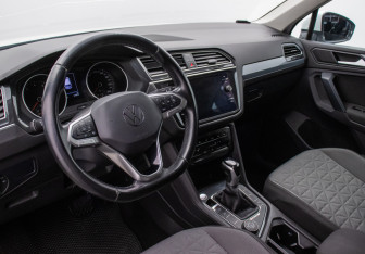 Подержанный автомобиль Volkswagen Tiguan 2021 года (9 фото)