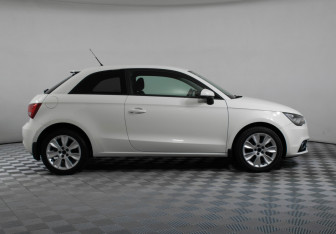 Подержанный автомобиль Audi A1 2011 года (6 фото)