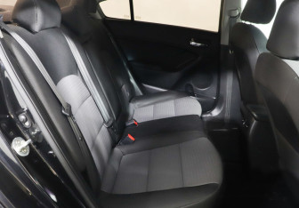 Подержанный автомобиль Kia Cerato Sedan 2015 года (10 фото)