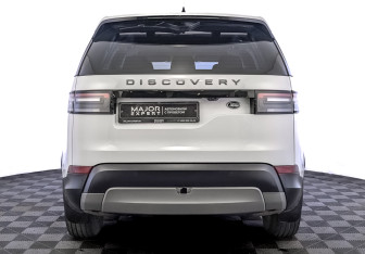 Подержанный автомобиль Land Rover Discovery 2017 года (6 фото)