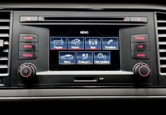 Подержанный автомобиль SEAT Leon Hatchback 2013 года (15 фото)