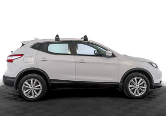 Подержанный автомобиль Nissan Qashqai 2017 года (4 фото)