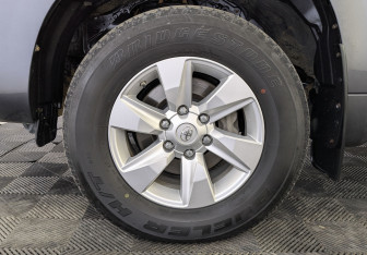 Подержанный автомобиль Toyota Land Cruiser Prado 2021 года (12 фото)