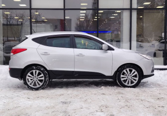 Подержанный автомобиль Hyundai ix35 2011 года (4 фото)