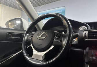 Подержанный автомобиль Lexus IS Sedan 2014 года (24 фото)