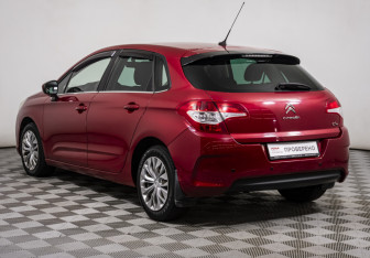 Подержанный автомобиль Citroen C4 Hatchback 2011 года (7 фото)