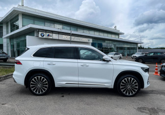 Подержанный автомобиль Geely Monjaro 2025 года (4 фото)