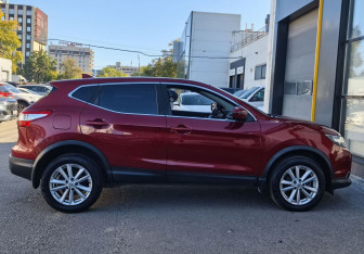 Подержанный автомобиль Nissan Qashqai 2017 года (4 фото)