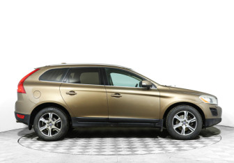 Подержанный автомобиль Volvo XC60 2012 года (4 фото)