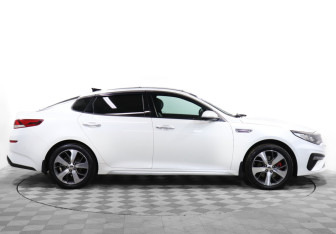 Подержанный автомобиль Kia Optima Sedan 2020 года (4 фото)