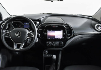 Подержанный автомобиль Renault Kaptur 2021 года (10 фото)