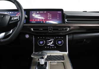 Подержанный автомобиль Exeed VX 2022 года (16 фото)