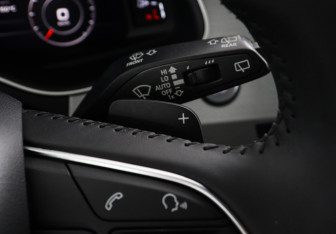 Подержанный автомобиль Audi Q7 2016 года (17 фото)