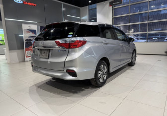 Подержанный автомобиль Honda Shuttle Wagon 2017 года (4 фото)