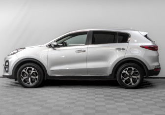 Подержанный автомобиль Kia Sportage 2018 года (8 фото)