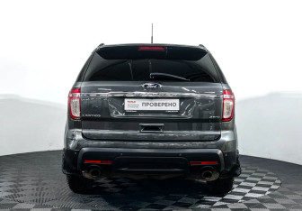 Подержанный автомобиль Ford Explorer 2014 года (6 фото)