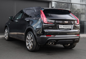 Подержанный автомобиль Cadillac XT4 2020 года (6 фото)