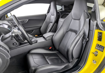 Подержанный автомобиль Jaguar F-Type Coupe 2020 года (18 фото)