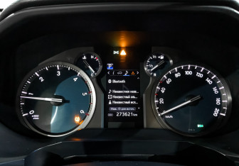 Подержанный автомобиль Toyota Land Cruiser Prado 2019 года (16 фото)