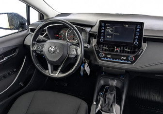 Подержанный автомобиль Toyota Corolla Sedan 2021 года (29 фото)
