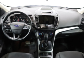 Подержанный автомобиль Ford Kuga 2018 года (13 фото)