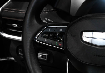 Подержанный автомобиль Geely Okavango 2024 года (21 фото)