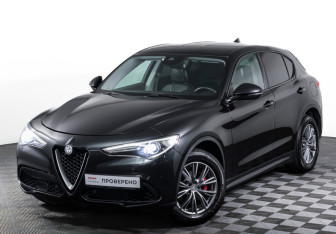 Подержанный автомобиль Alfa Romeo Stelvio 2017 года (24 фото)