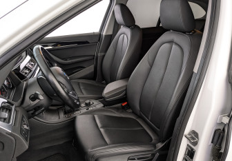 Подержанный автомобиль BMW X1 2020 года (20 фото)