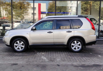 Подержанный автомобиль Nissan X-Trail 2008 года (5 фото)
