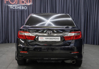 Подержанный автомобиль Toyota Camry Sedan 2014 года (6 фото)