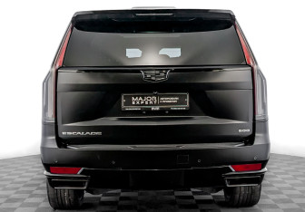 Подержанный автомобиль Cadillac Escalade Suv 2021 года (6 фото)