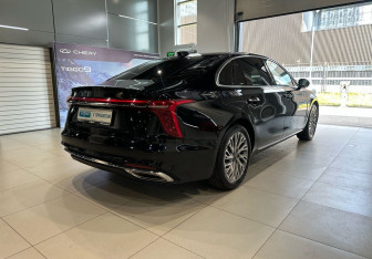 Подержанный автомобиль Hongqi H5 2024 года (4 фото)