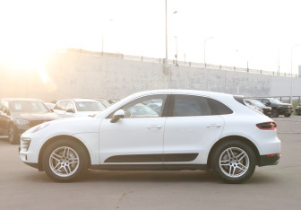 Подержанный автомобиль Porsche Macan 2014 года (8 фото)