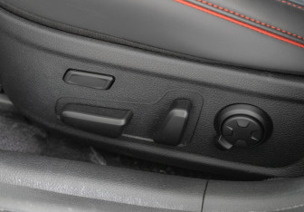 Подержанный автомобиль Kia Stinger 2021 года (14 фото)