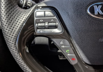 Подержанный автомобиль Kia Ceed Hatchback 2013 года (26 фото)