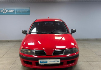 Подержанный автомобиль Mitsubishi Carisma Sedan 1999 года (2 фото)