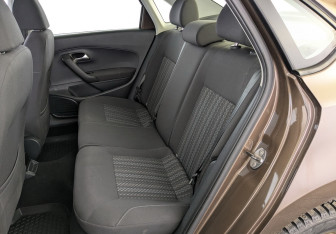 Подержанный автомобиль Volkswagen Polo Sedan 2017 года (12 фото)