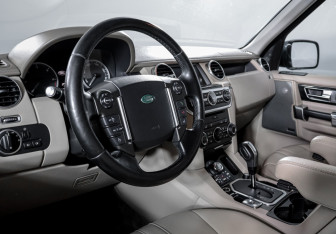Подержанный автомобиль Land Rover Discovery 2012 года (14 фото)