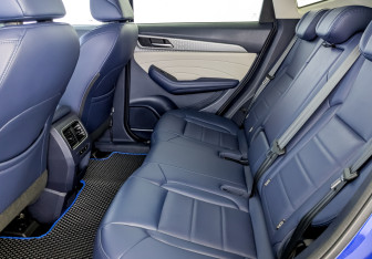 Подержанный автомобиль Haval F7 2024 года (12 фото)