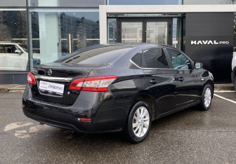 Подержанный автомобиль Nissan Sentra Sedan 2014 года (5 фото)