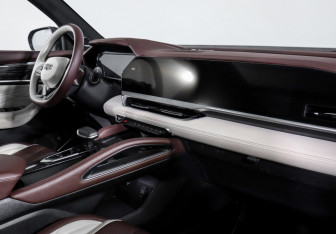 Подержанный автомобиль Geely Monjaro 2022 года (9 фото)