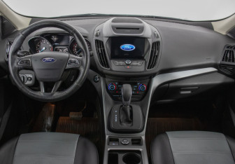 Подержанный автомобиль Ford Kuga 2017 года (13 фото)