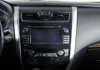 Подержанный автомобиль Nissan Teana 2015 года (11 фото)